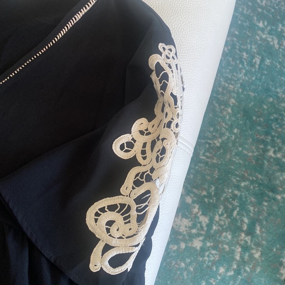 Blouse - Picture 2 of 4